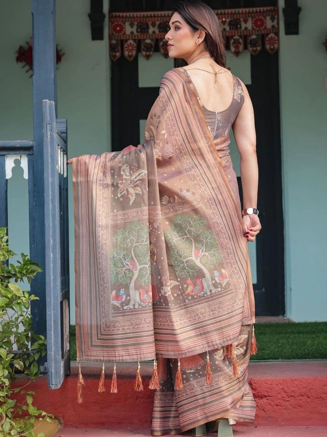 Suha Warli Art Silk Saree thumbnail 2