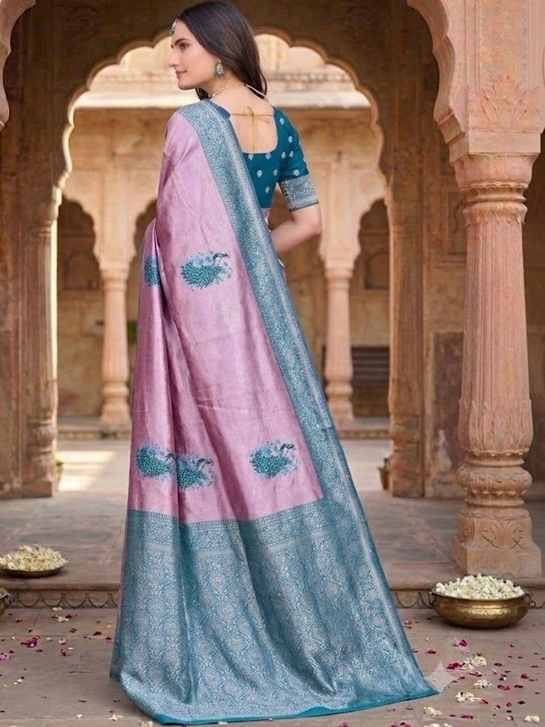 kantuba Floral Zari Art Silk Banarasi Saree thumbnail 6