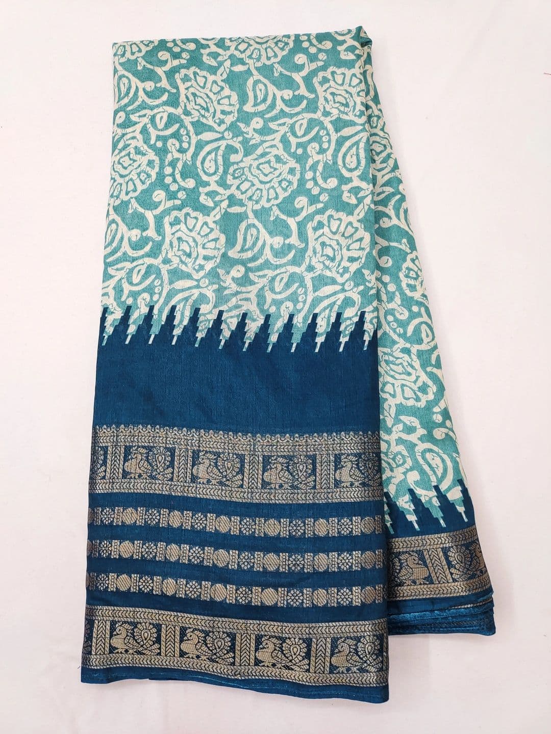 Owee Zari Silk Blend Designer Saree thumbnail 3