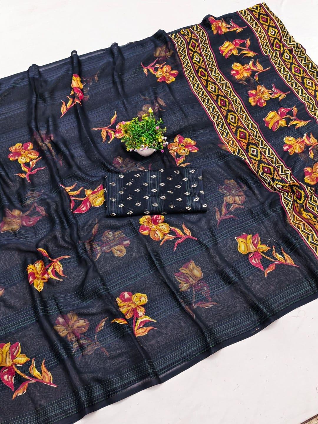 Owee Floral Zari Pure Chiffon Designer Saree thumbnail 4