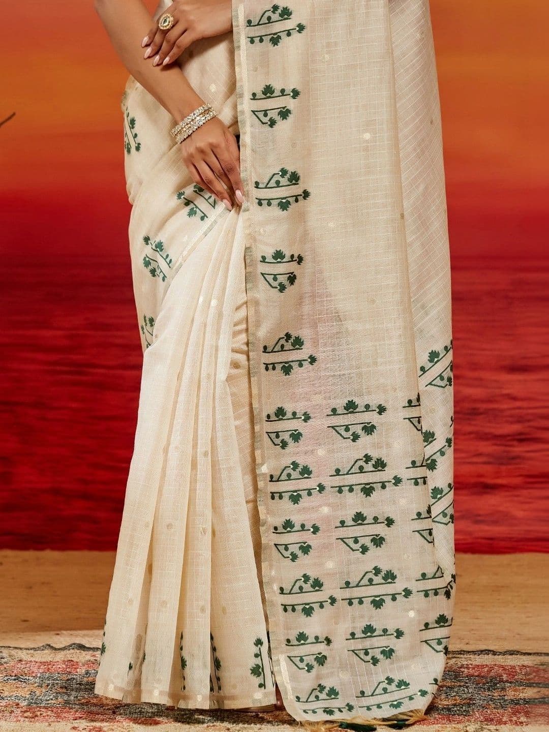 kasee Floral Zari Pure Cotton Designer Saree thumbnail 4