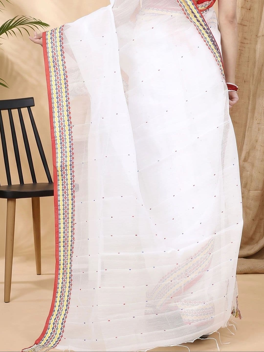 GitAsit Woven Design Embroidered Handloom Taant Saree thumbnail 5