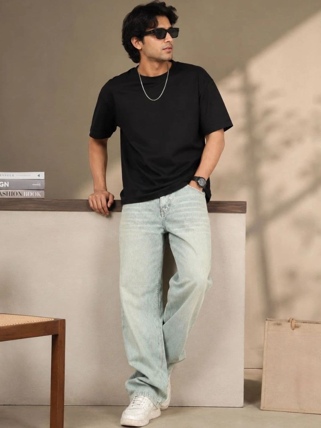me Queen Men Straight Fit Mid-Rise Light Fade Jeans thumbnail 5