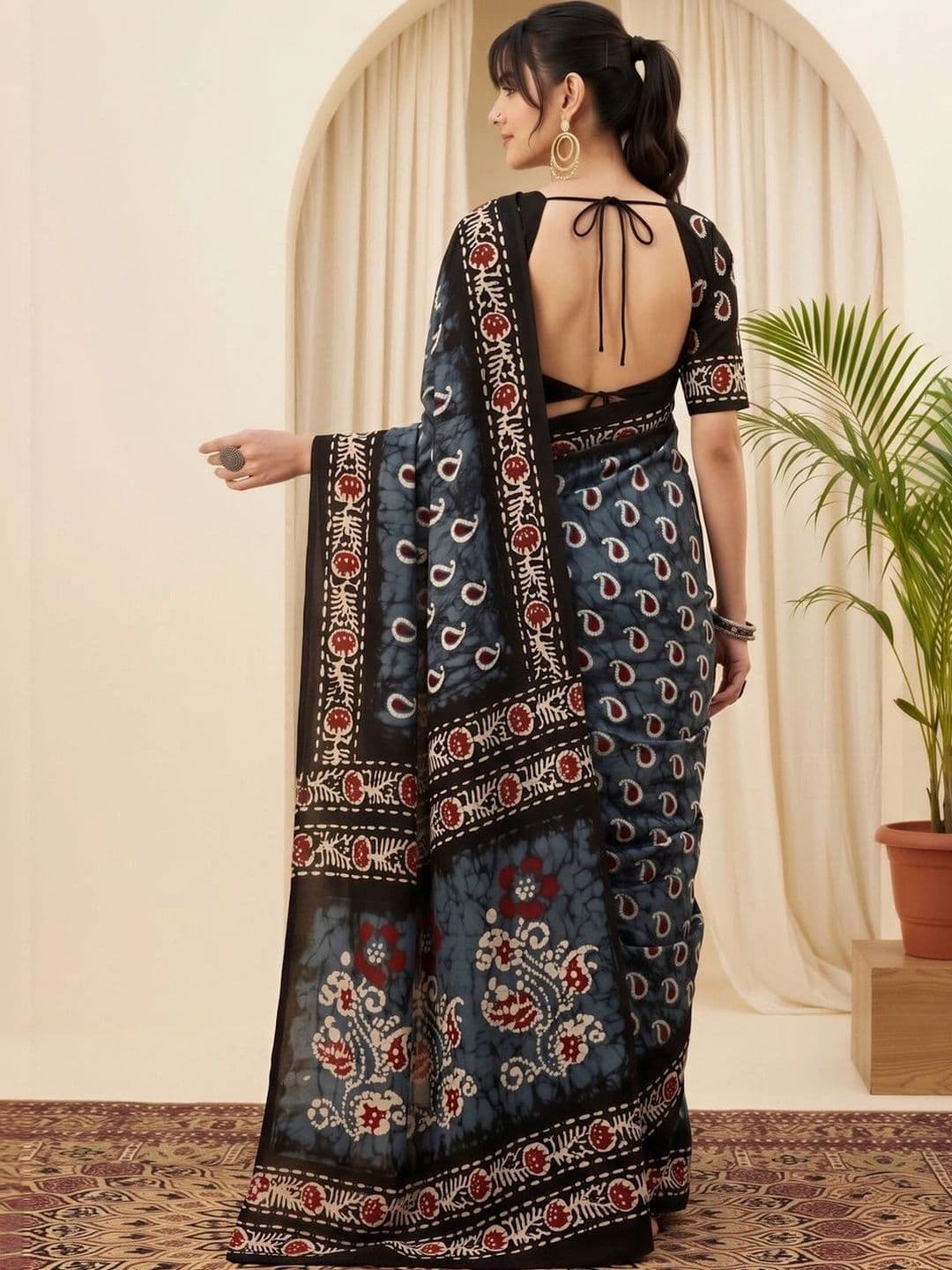 Saree mall Batik Silk Blend Designer Dabu Sarees thumbnail 3