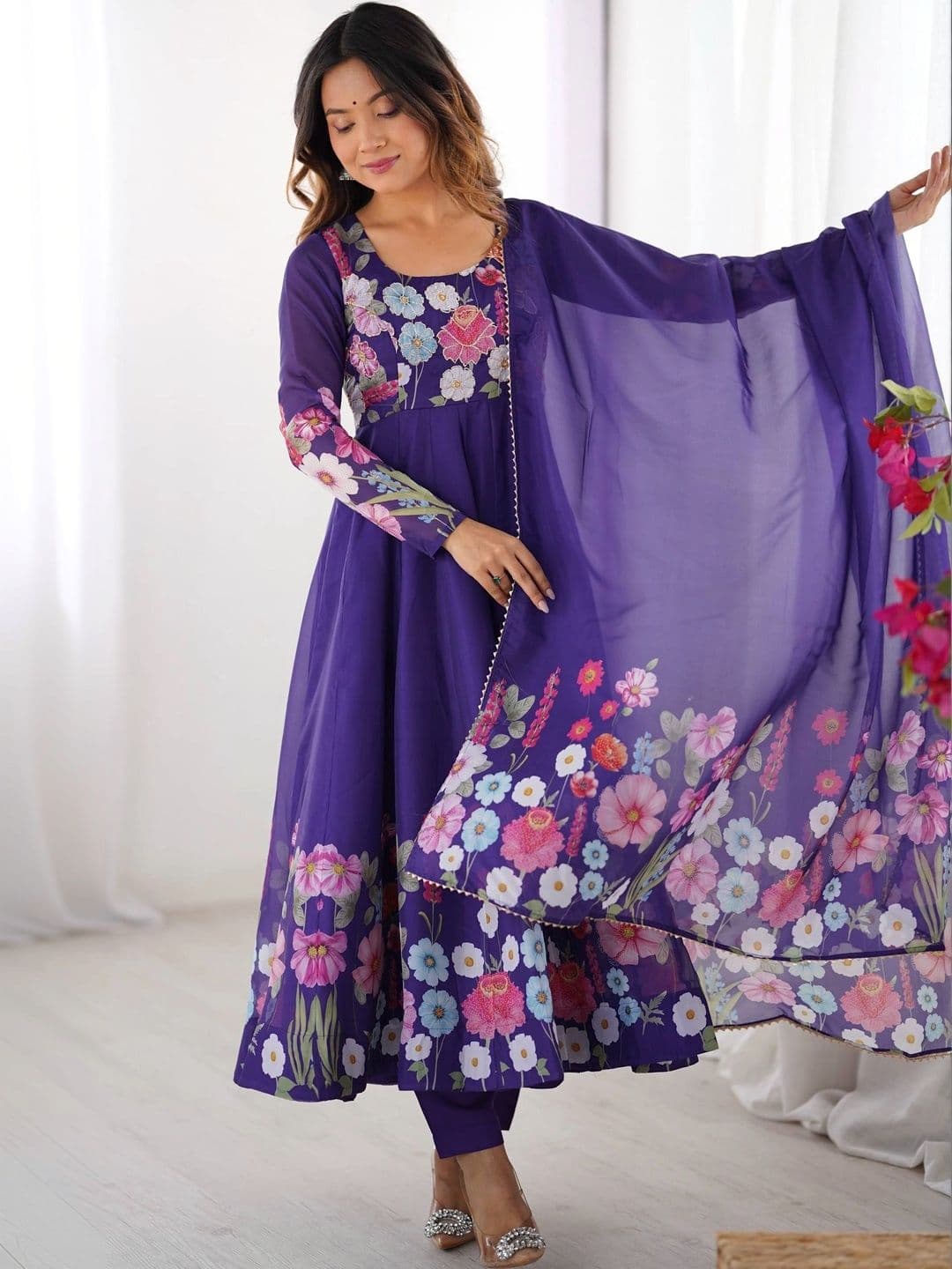 VASTRABELLA Women Floral Printed Regular Kurta with Trousers & With Dupatta - view 1