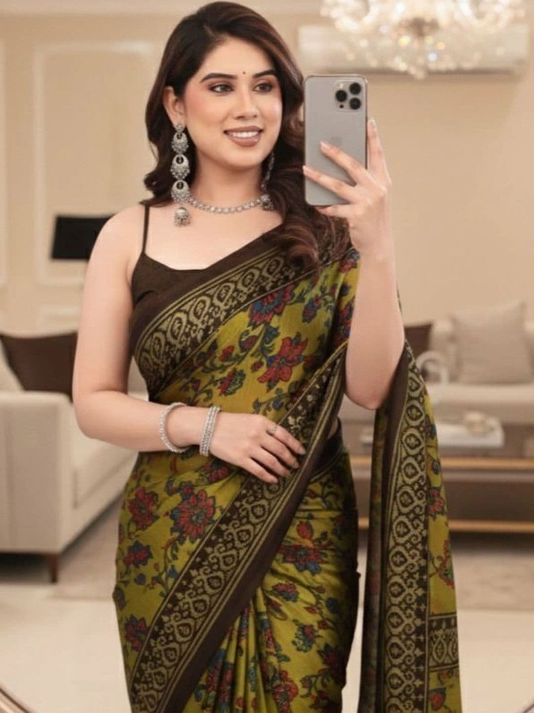 Owee Floral Pure Chiffon Designer Saree thumbnail 3