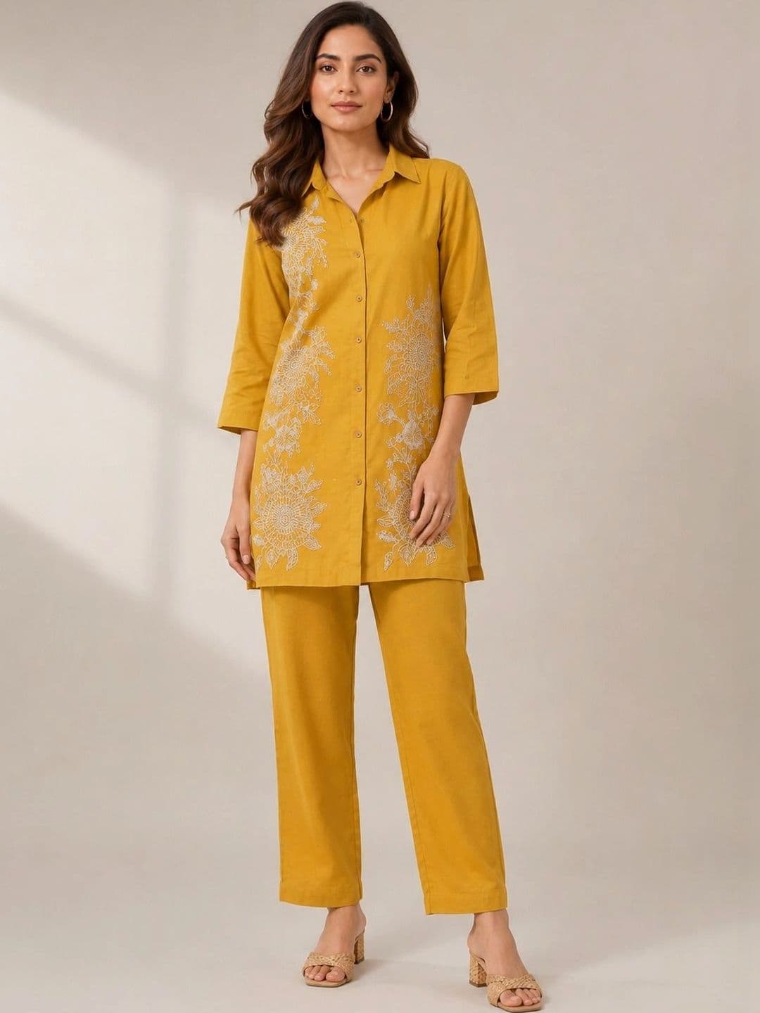 Mitera Women Ethnic Motifs Embroidered Regular Thread Work Linen Kurta with Trousers thumbnail 4