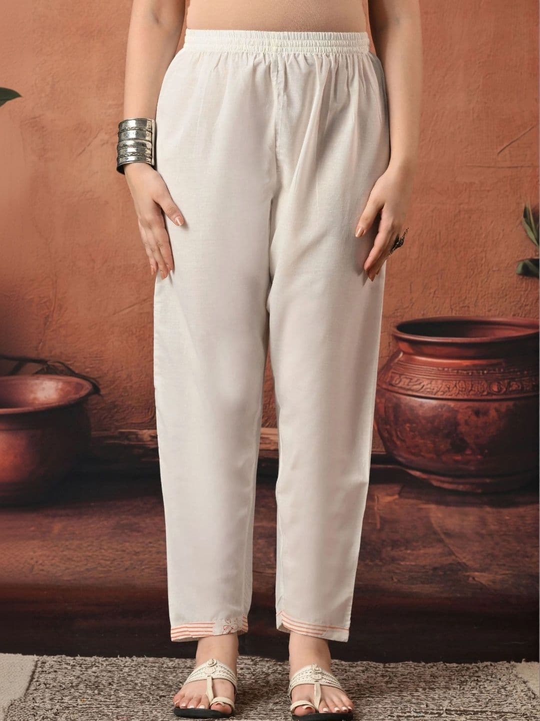 Encourage Women Printed Regular Kurta with Trousers & With Dupatta thumbnail 4