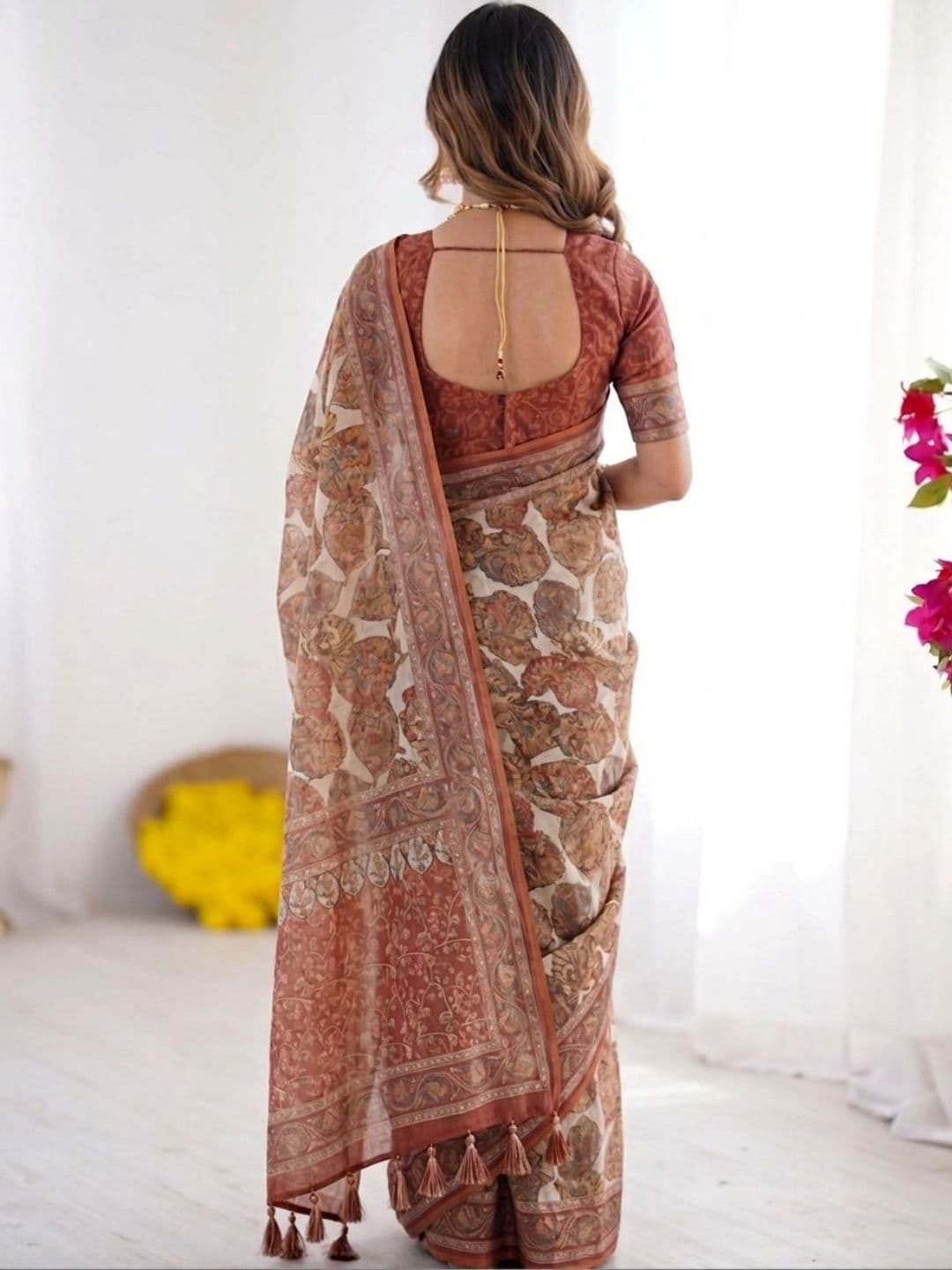 HOUSE OF PRANSHI Kalamkari Linen Blend Jamdani Saree thumbnail 3