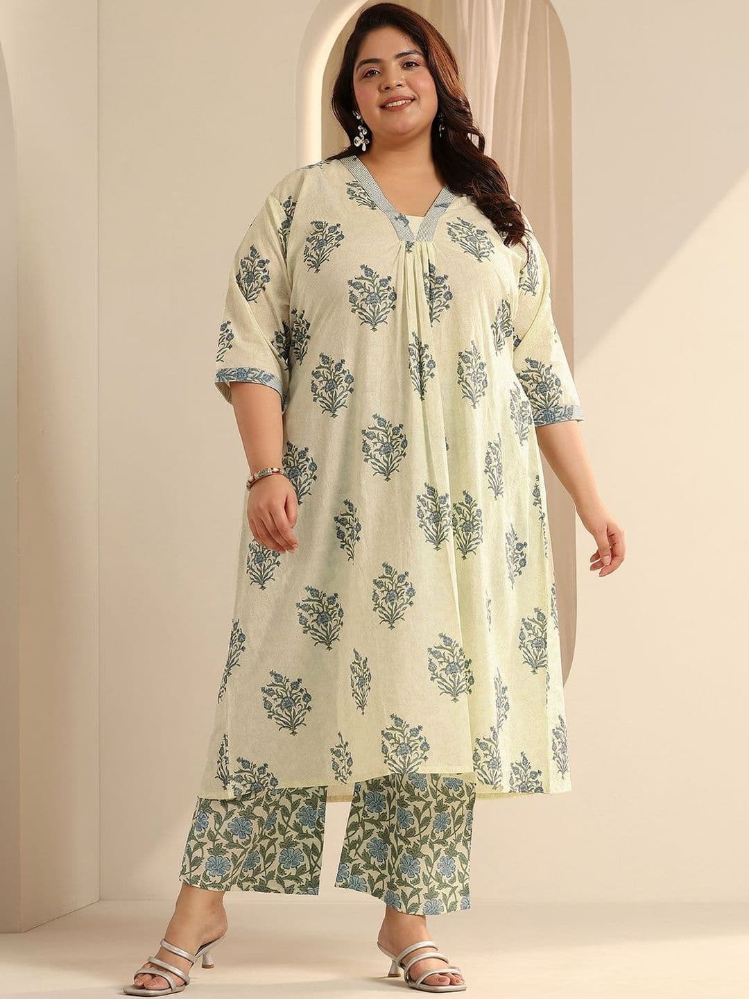 EXTRA LOVE BY LIBAS Plus Size Off White Printed Cotton Blend A-Line Kurta Set thumbnail 3
