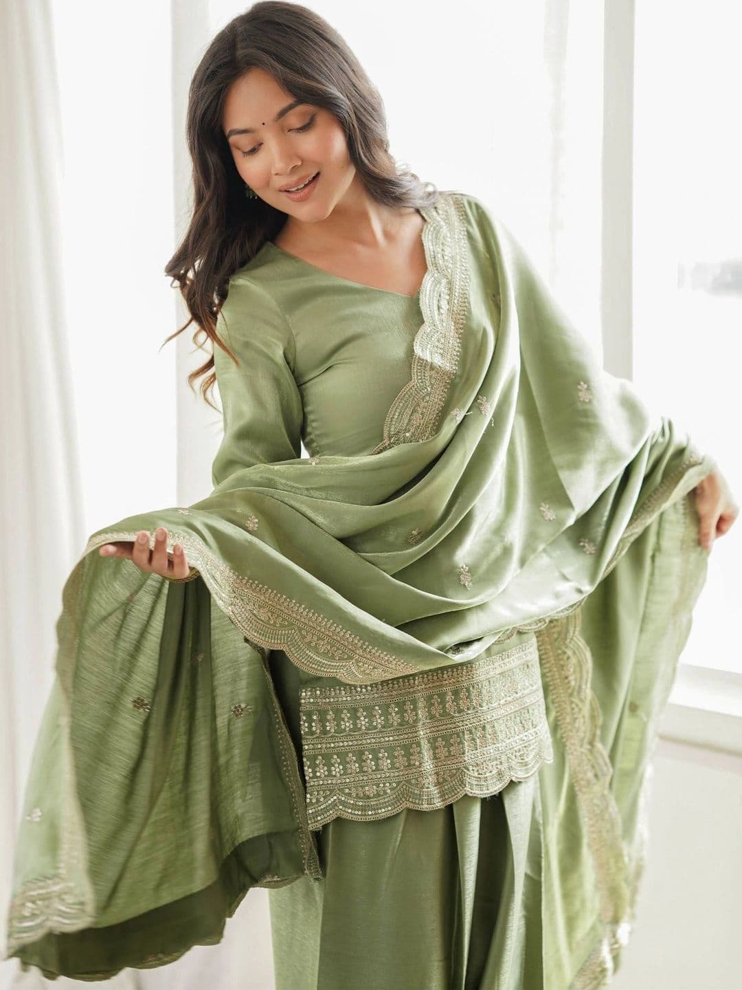 VASTRABELLA Women Ethnic Motifs Embroidered Regular Thread Work Kurta with Patiala & With Dupatta thumbnail 5