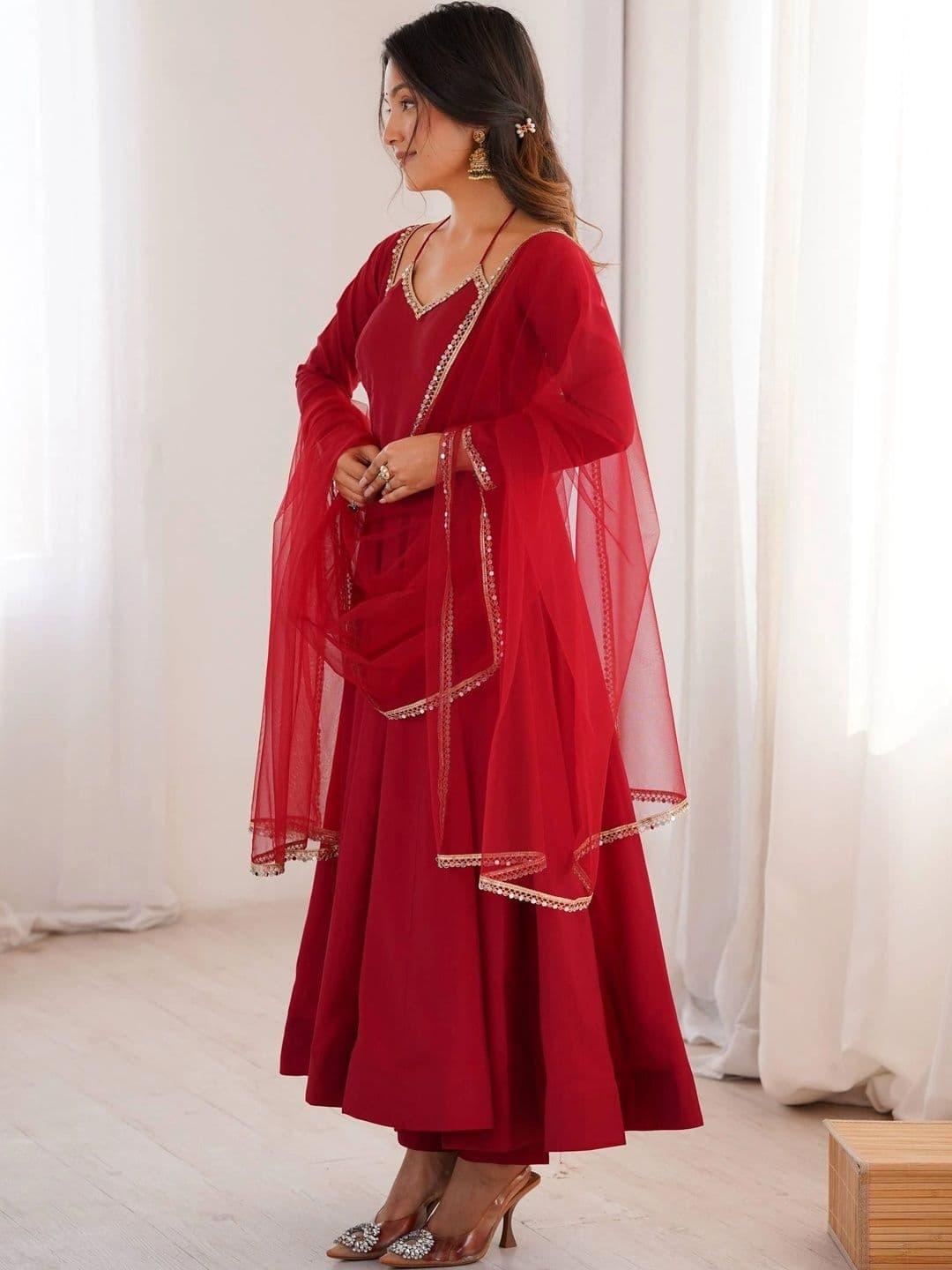 VASTRABELLA Women Regular Gotta Patti Chanderi Silk Kurta with Trousers & With Dupatta thumbnail 4