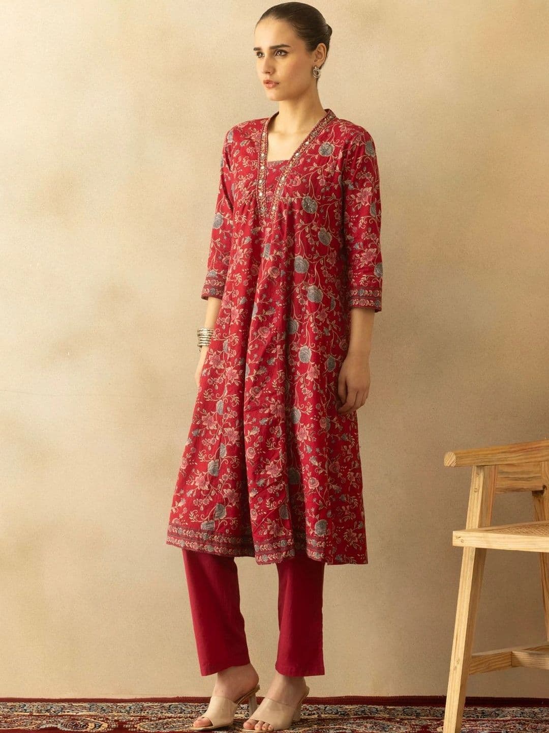 Sabhyata Women Floral Printed Empire Mirror Work Kurta with Trousers & With Dupatta thumbnail 3
