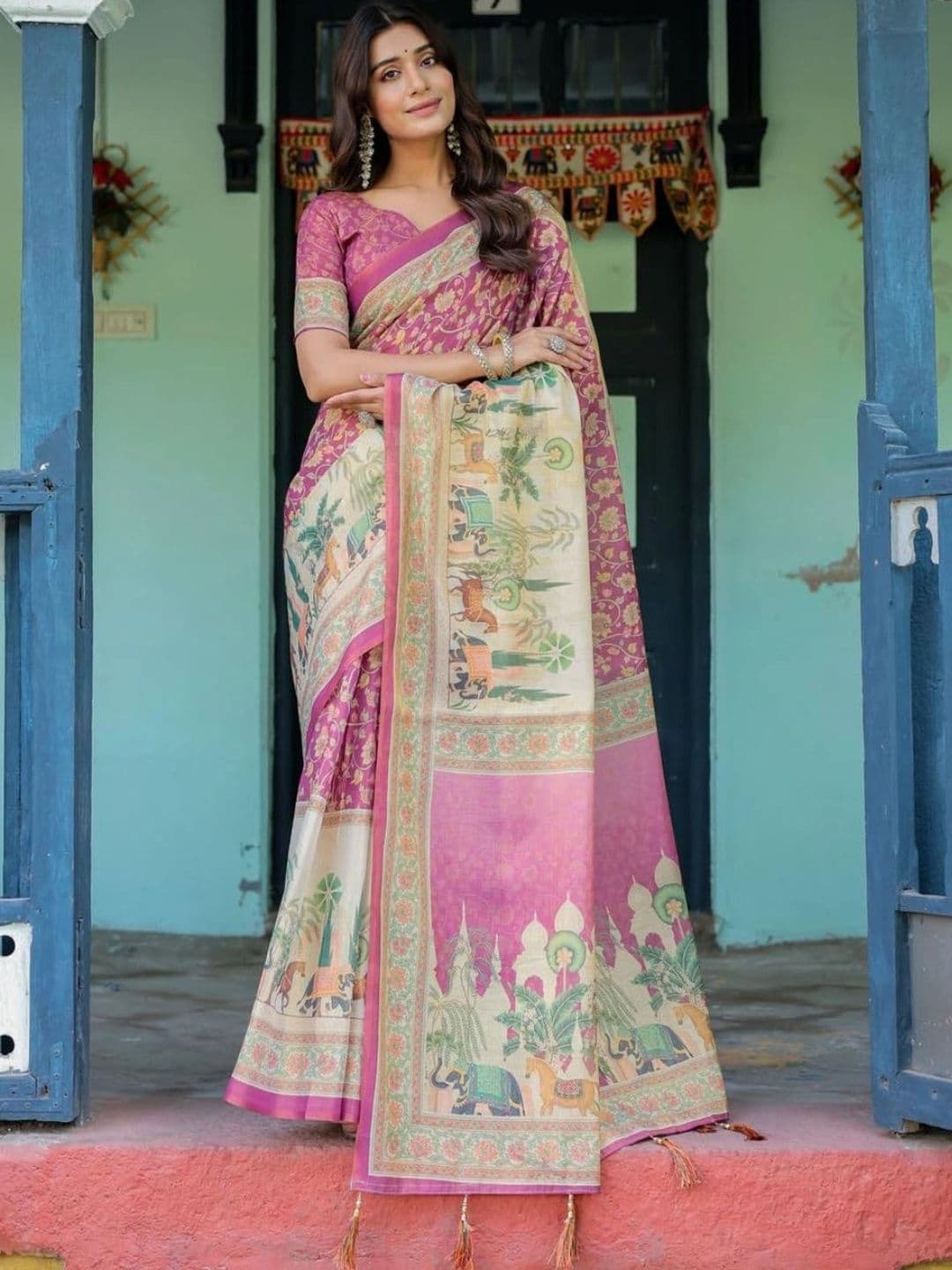 HOUSE OF PRANSHI Floral Printed Jamdani Saree thumbnail 4