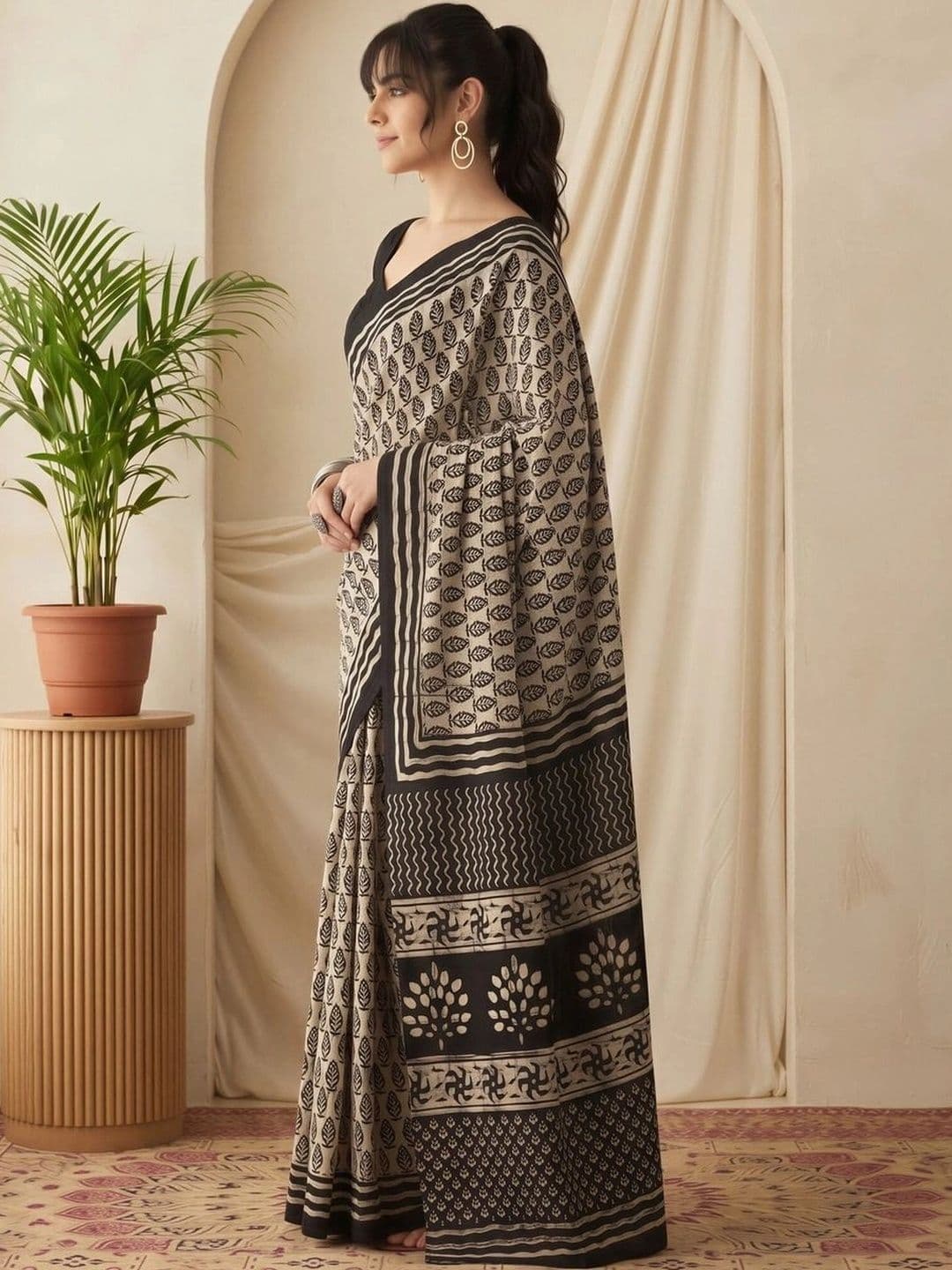 Saree mall Batik Silk Blend Designer Dabu Sarees thumbnail 2