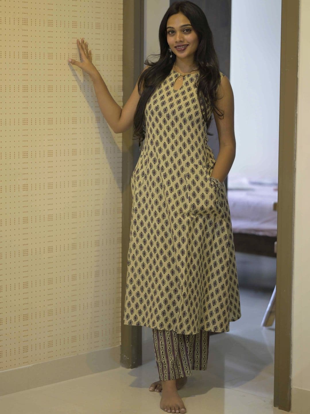 Vastara the Label Women Ethnic Motifs Printed Regular Pure Cotton Kurta with Trousers thumbnail 5
