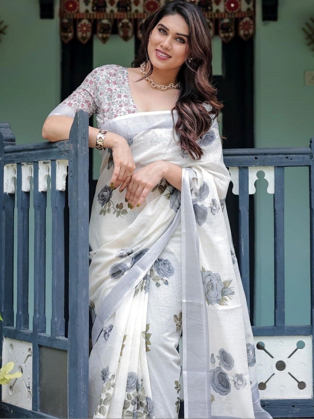 HOUSE OF PRANSHI Floral Linen Blend Jamdani Saree thumbnail 4