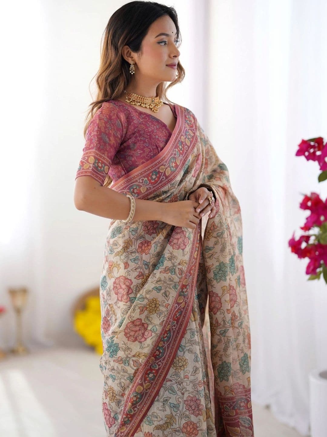 HOUSE OF PRANSHI Floral Linen Blend Jamdani Saree thumbnail 2