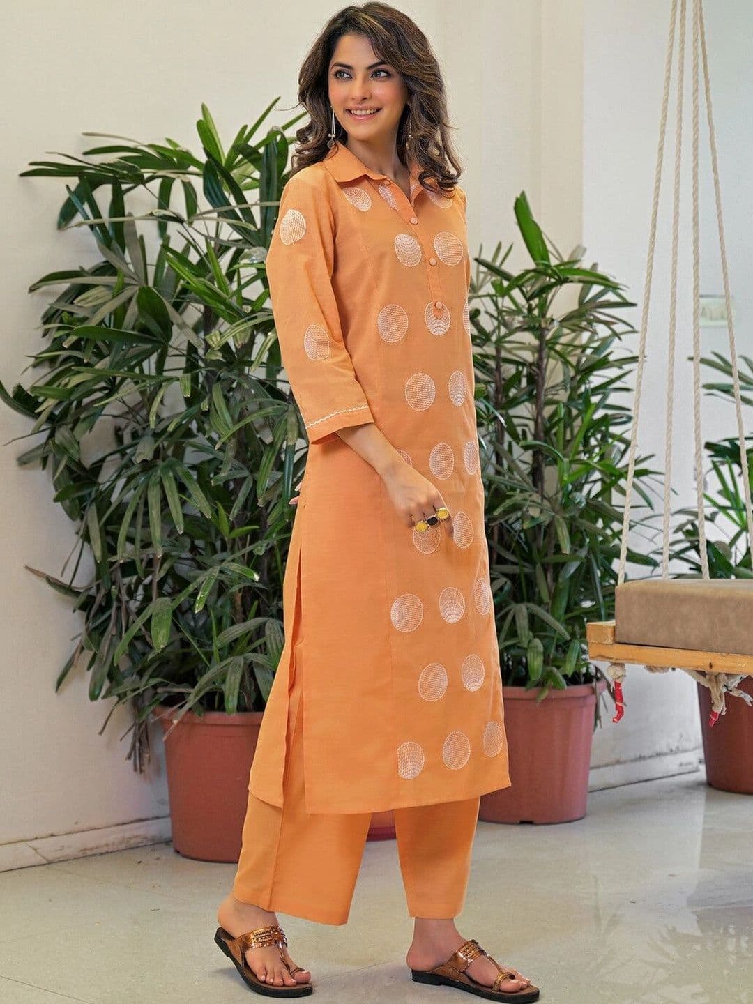 SKYLEE Women Printed Regular Kurta with Trousers thumbnail 2