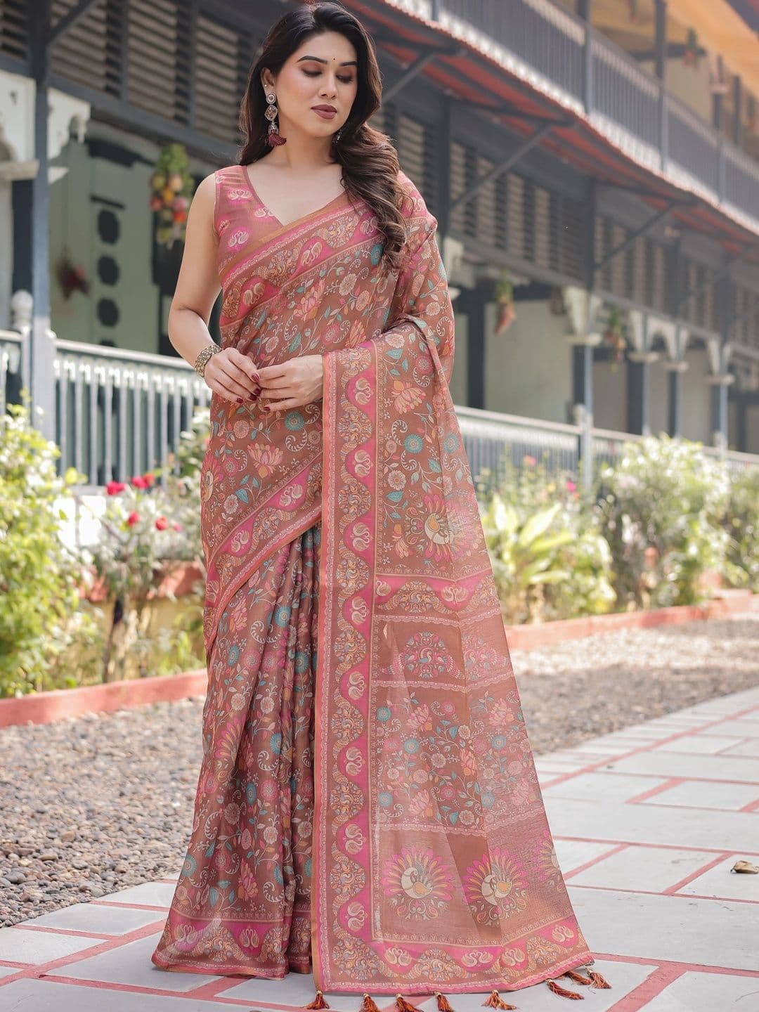 Suha Paisley Art Silk Saree thumbnail 3