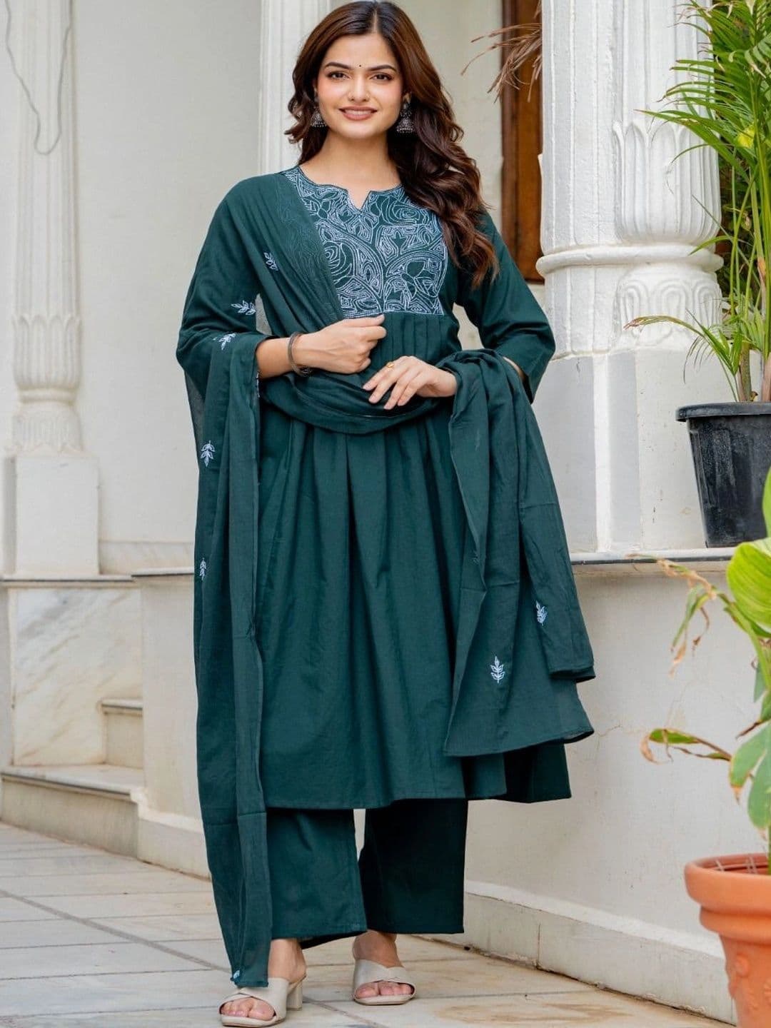 HERE&NOW Women Ethnic Motifs Embroidered Empire Thread Work Pure Cotton Kurta with Palazzos & With Dupatta thumbnail 6