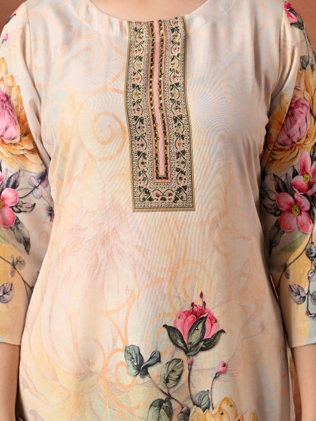 Encourage Women Floral Printed Regular Thread Work Kurta with Trousers & With Dupatta thumbnail 3