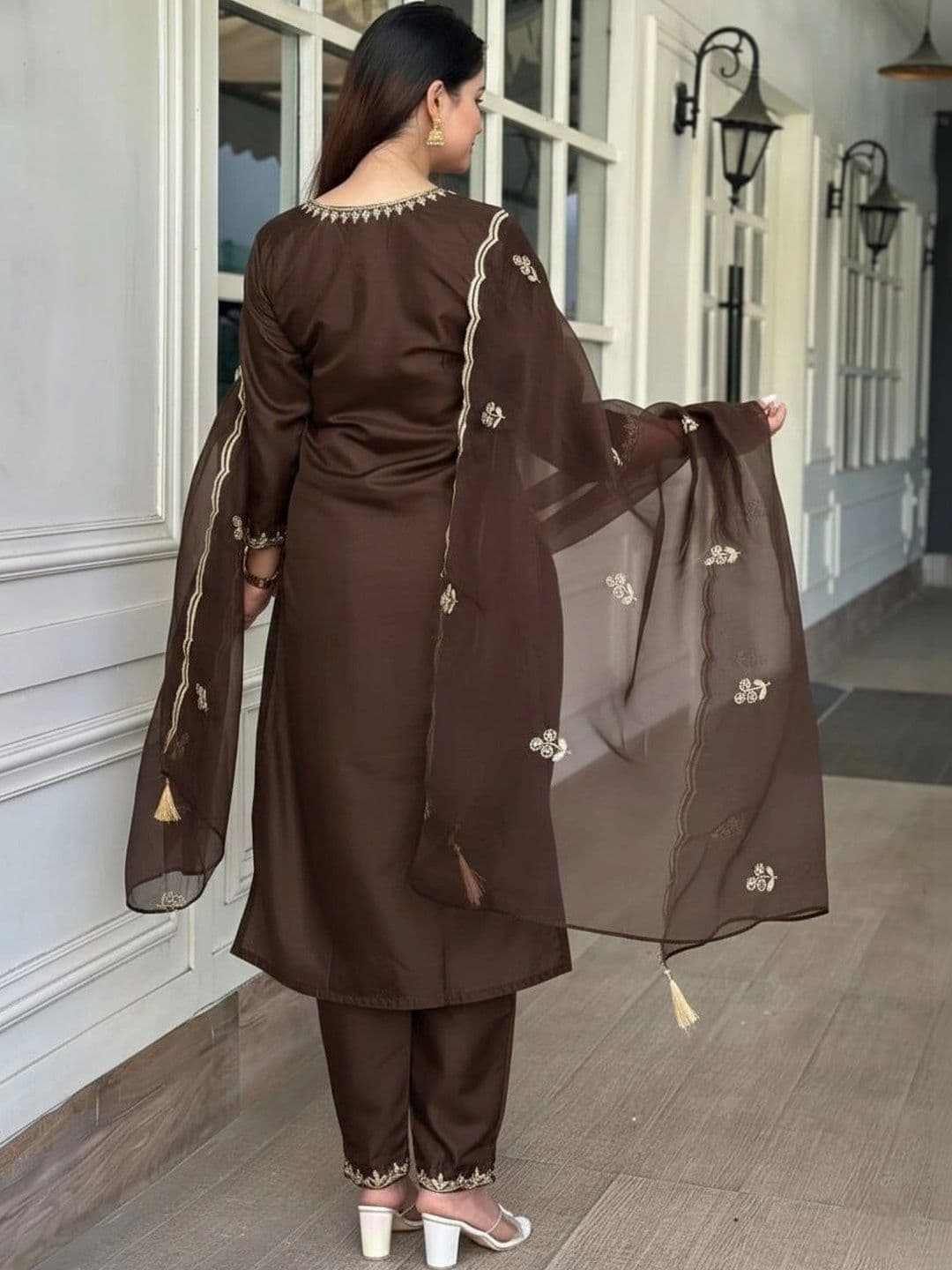FIC FUSION CULTURE Women Ethnic Motifs Embroidered Regular Thread Work Kurta with Trousers & With Dupatta thumbnail 2