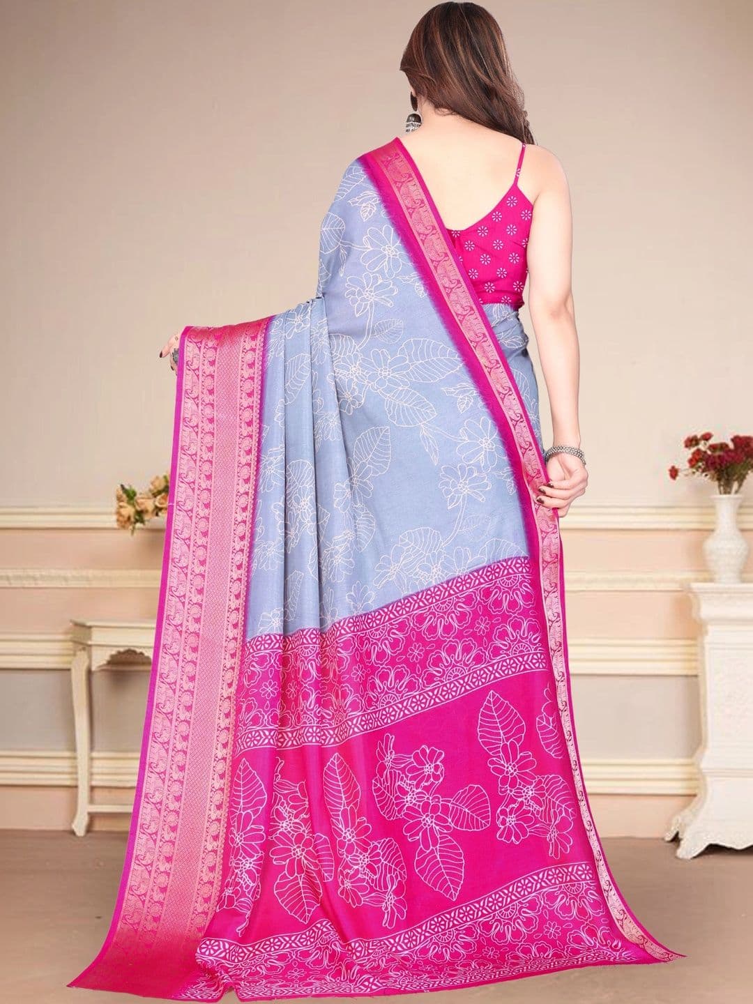Owee Floral Silk Blend Designer Saree thumbnail 2