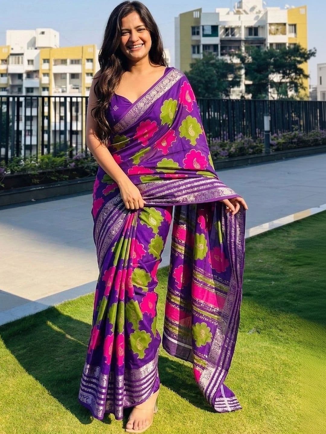 Owee Paisley Zari Silk Blend Designer Saree - view 1