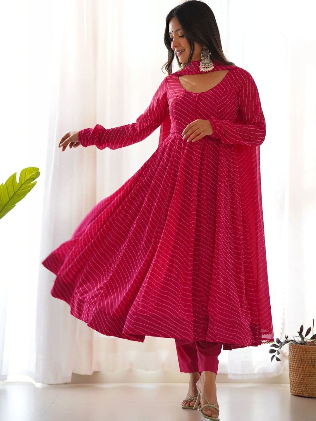 VASTRABELLA Women Leheriya Printed Empire Kurta with Trousers & With Dupatta thumbnail 7
