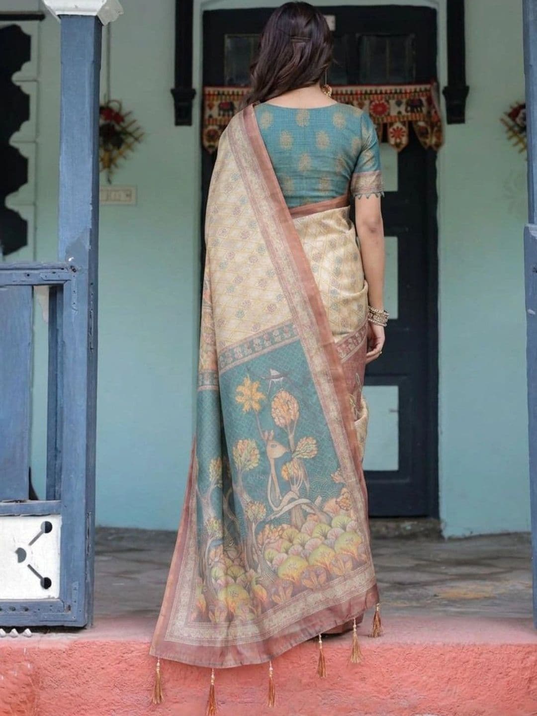 HOUSE OF PRANSHI Floral Linen Blend Jamdani Saree thumbnail 3
