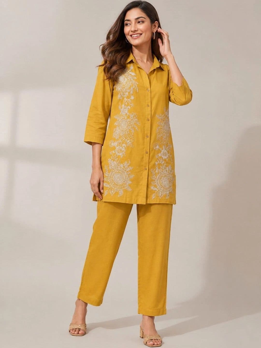 Mitera Women Ethnic Motifs Embroidered Regular Thread Work Linen Kurta with Trousers thumbnail 3