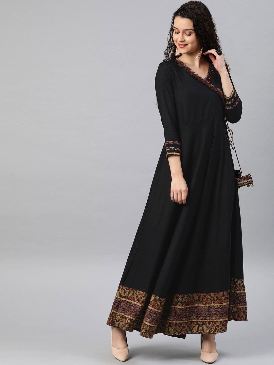 KALINI V-Neck Long Sleeves Sequins Flared Anarkali Kurta thumbnail 3