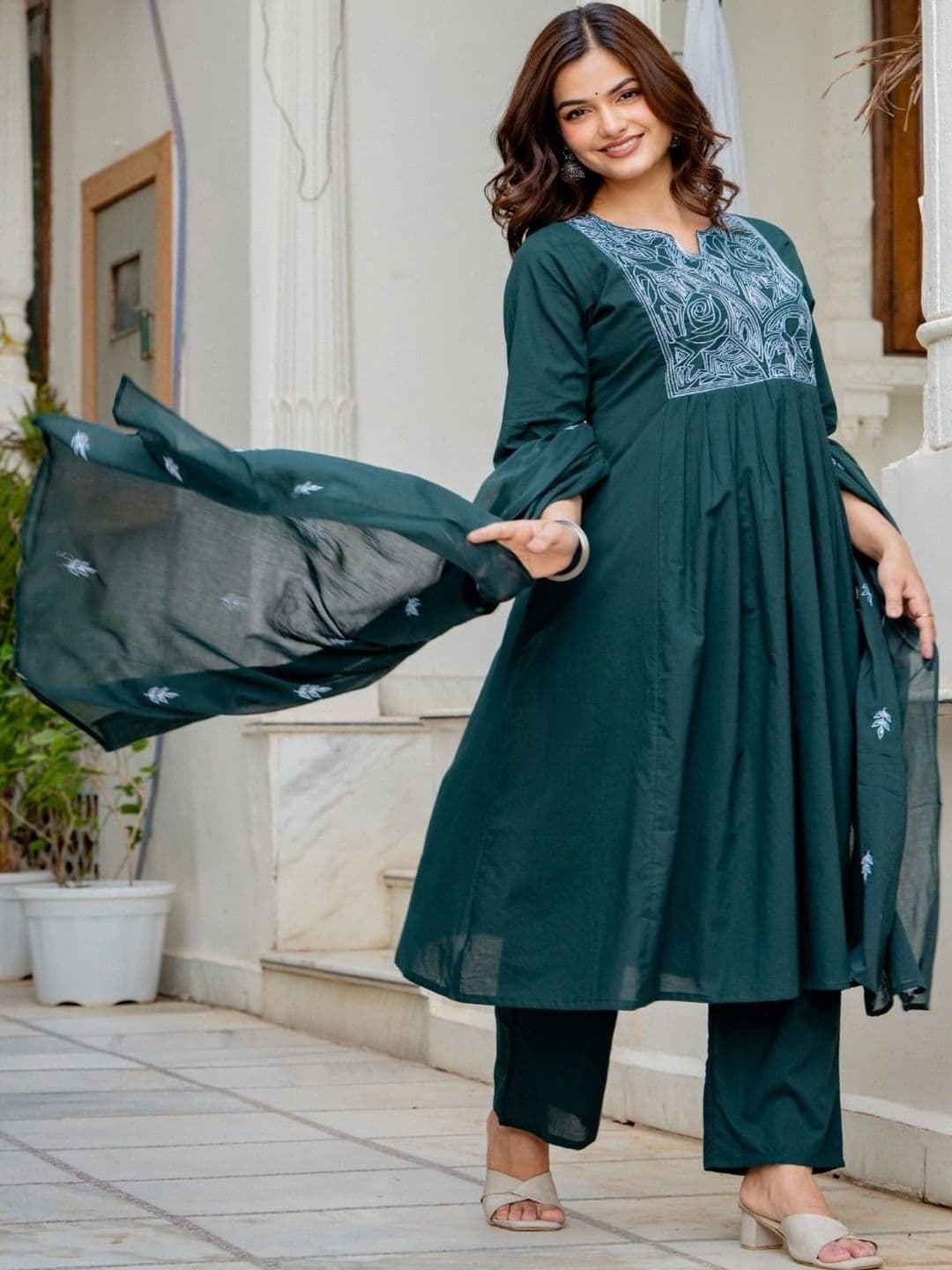 HERE&NOW Women Ethnic Motifs Embroidered Empire Thread Work Pure Cotton Kurta with Palazzos & With Dupatta - view 1