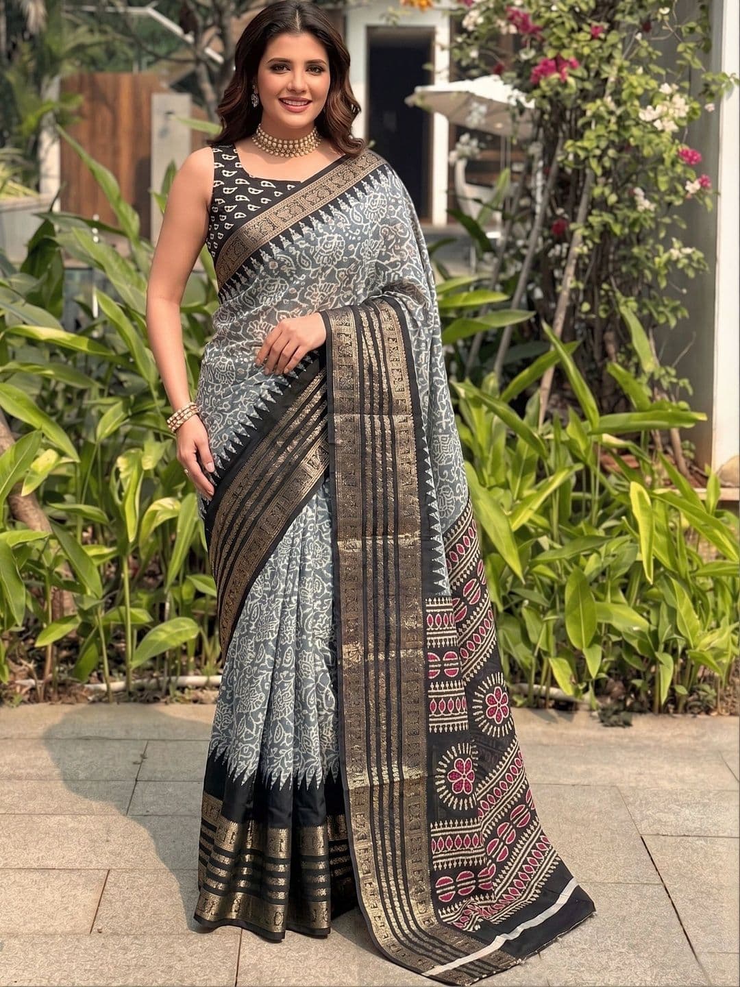 Owee Zari Silk Blend Designer Saree - view 1