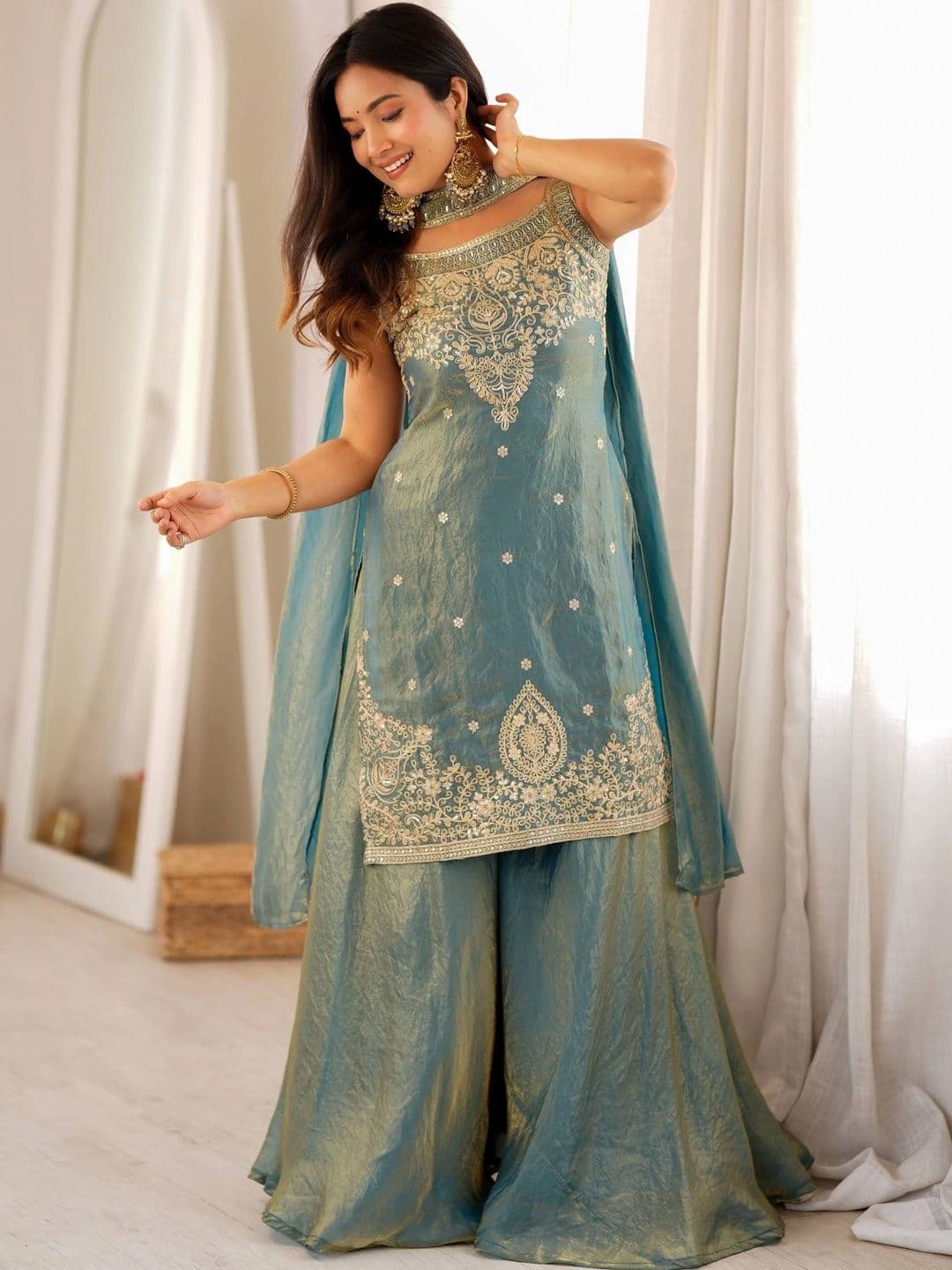 VASTRABELLA Women Ethnic Motifs Embroidered Regular Thread Work Kurta with Sharara & With Dupatta thumbnail 2