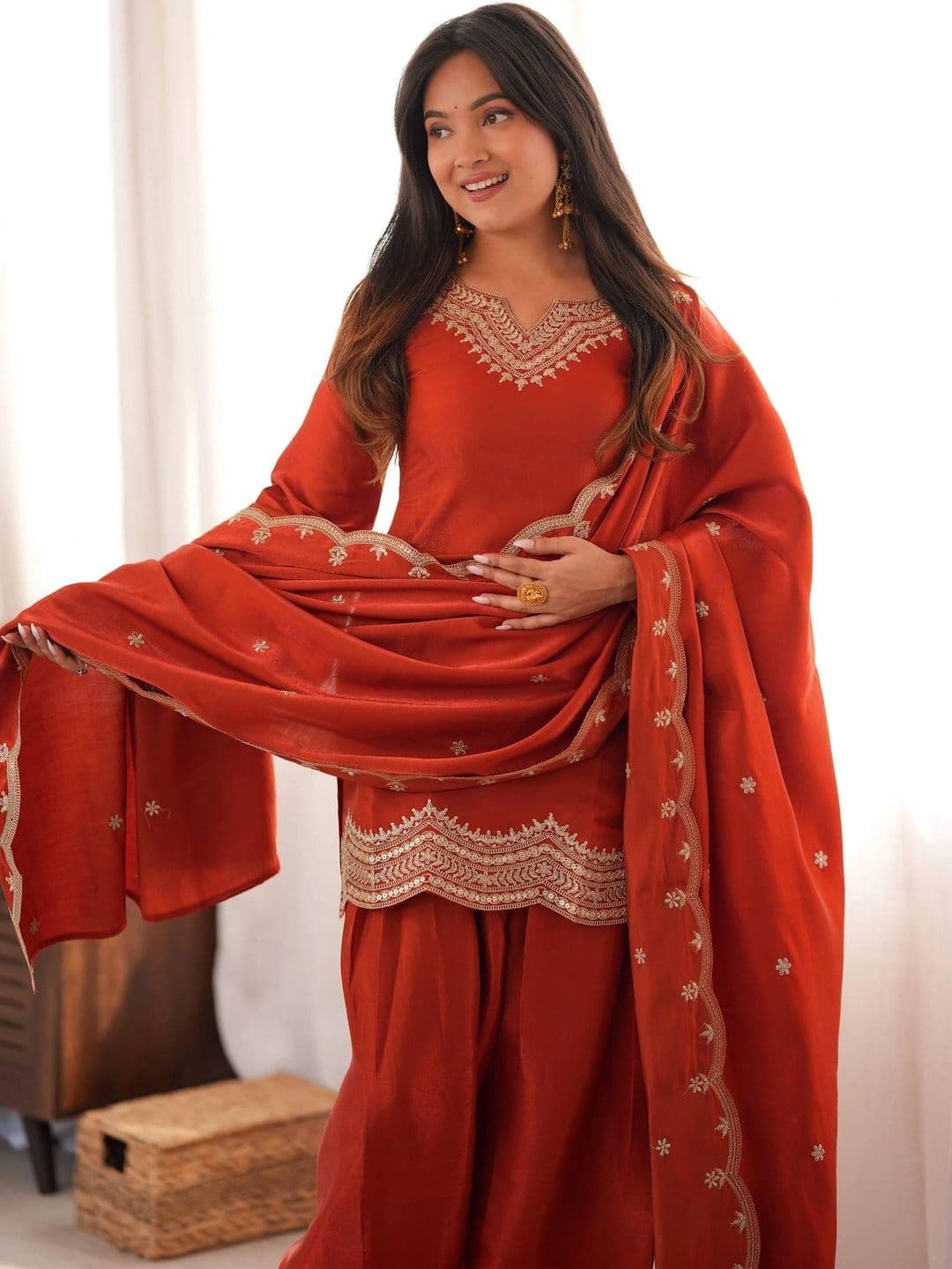 VASTRABELLA Women Ethnic Motifs Embroidered Regular Thread Work Kurta with Patiala & With Dupatta thumbnail 3