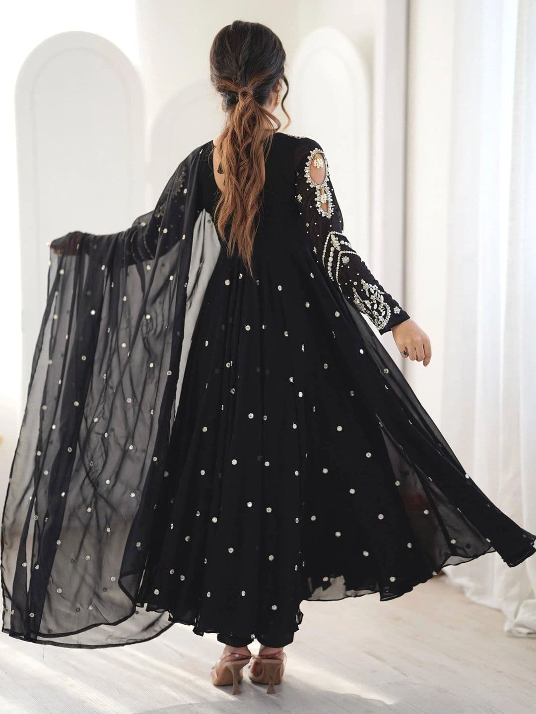 VASTRABELLA Women Ethnic Motifs Embroidered Empire Sequinned Silk Georgette Kurta with Trousers & With thumbnail 5