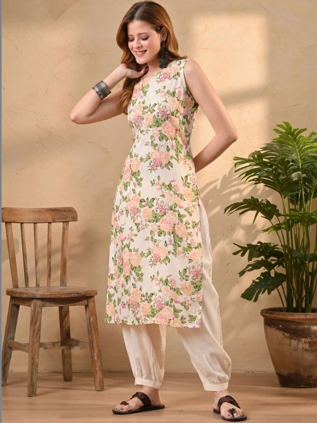 SANTOLIYA Women Floral Printed Floral Kurta thumbnail 3