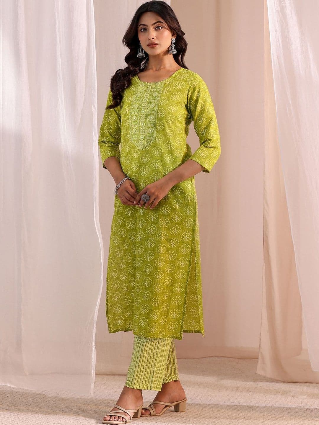 Gerua By Libas Women Ethnic Motifs Printed Regular Kurta with Trousers & With Dupatta thumbnail 5