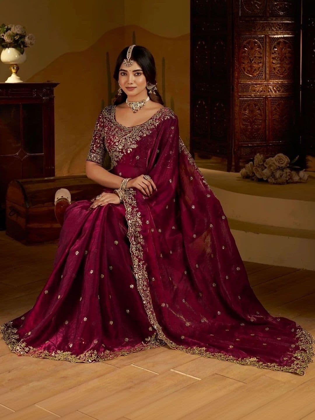 kantuba Floral Embroidered Art Silk Heavy Work Saree thumbnail 3
