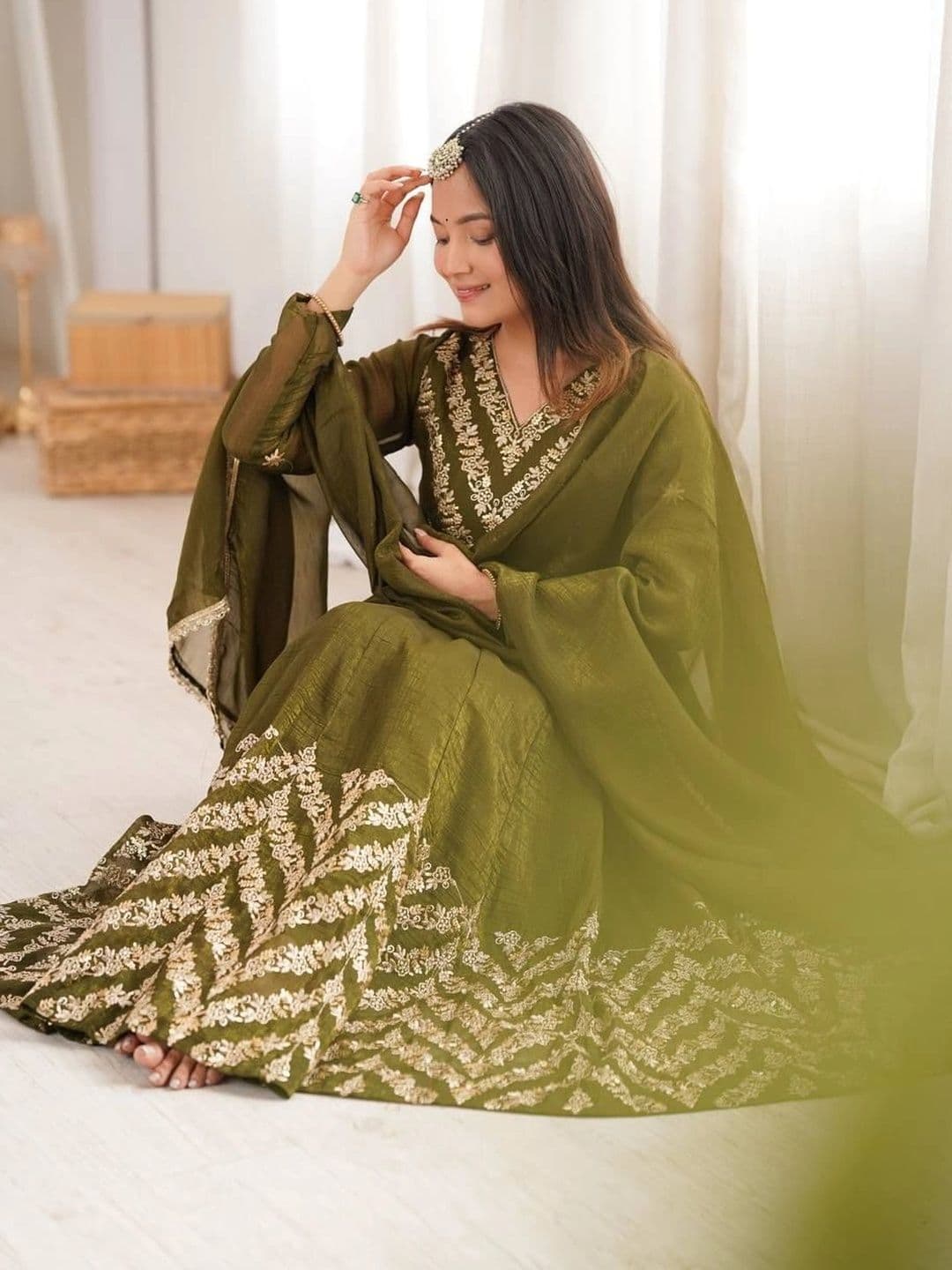VASTRABELLA Women Ethnic Motifs Embroidered Tiered Thread Work Pure Silk Kurta with Trousers & With Dupatta thumbnail 5