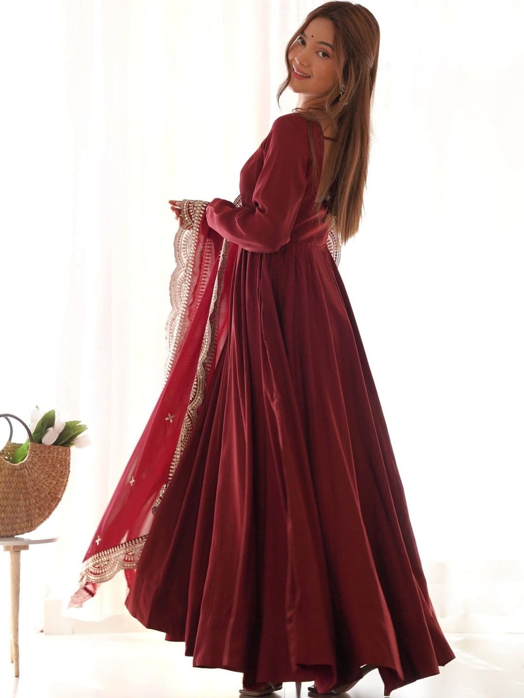 VASTRABELLA Women Regular Chanderi Silk Kurta with Pyjamas & With Dupatta thumbnail 3