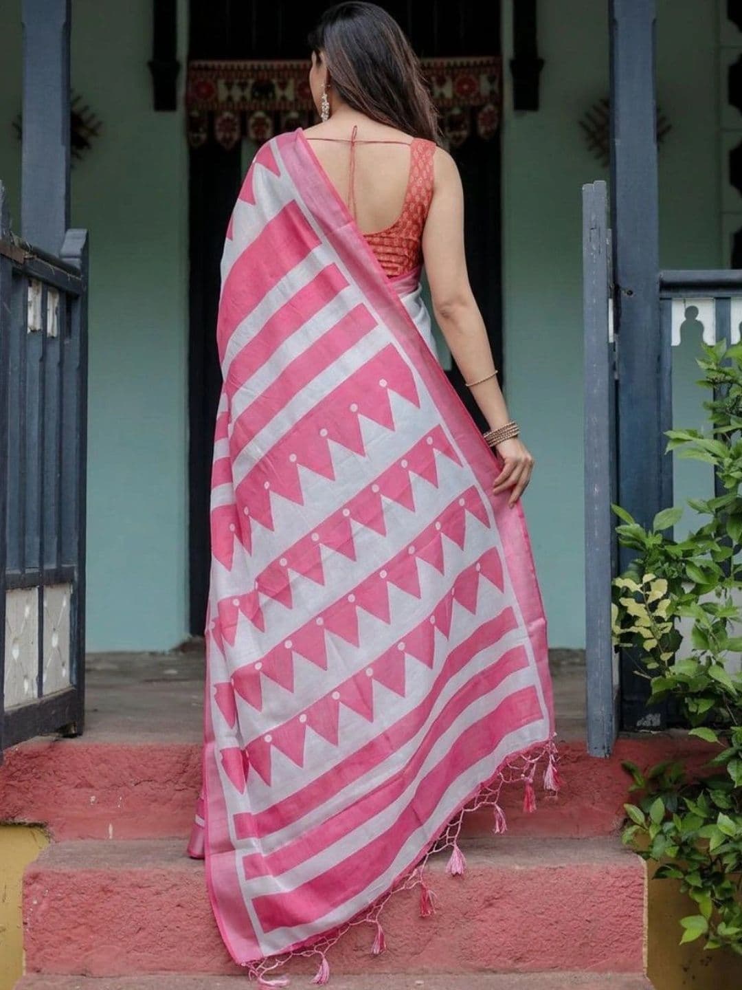 HOUSE OF PRANSHI Striped Linen Blend Jamdani Saree thumbnail 5