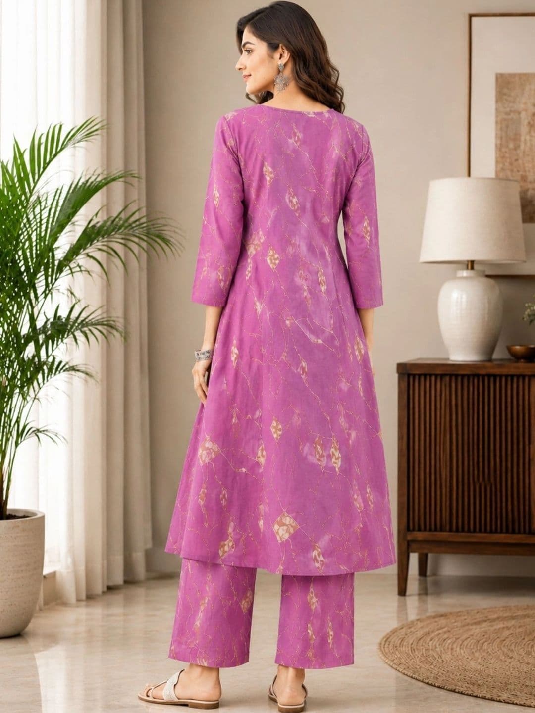 Sangria Women Printed Regular Kurta with Trousers thumbnail 3
