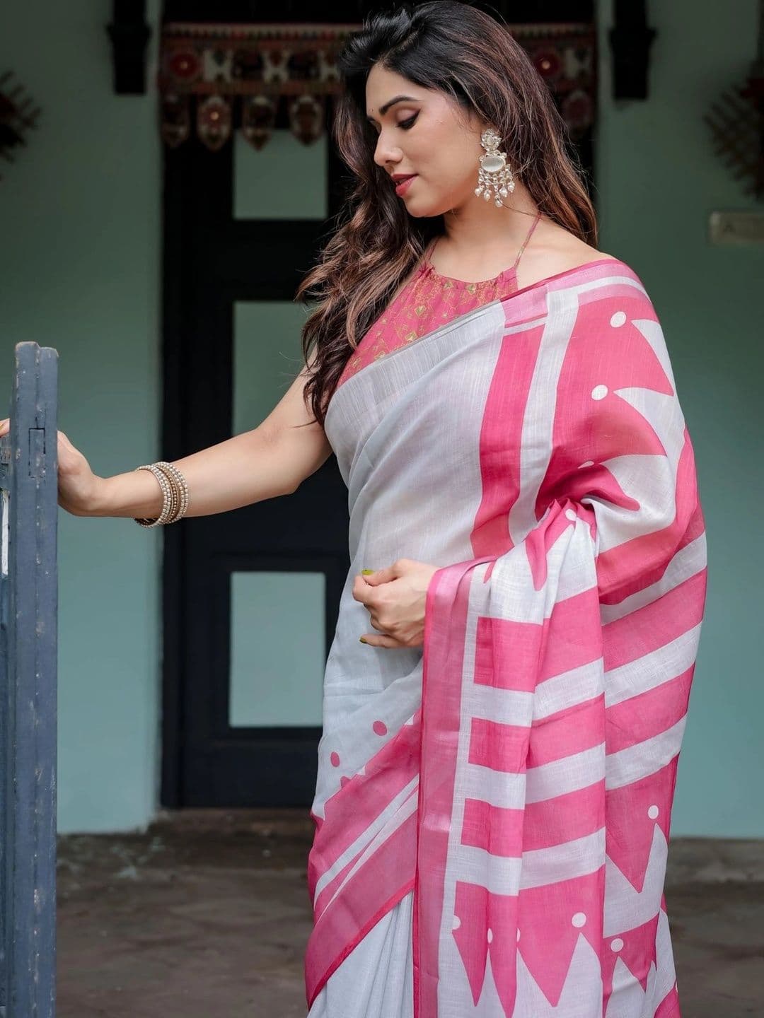 HOUSE OF PRANSHI Striped Linen Blend Jamdani Saree thumbnail 3