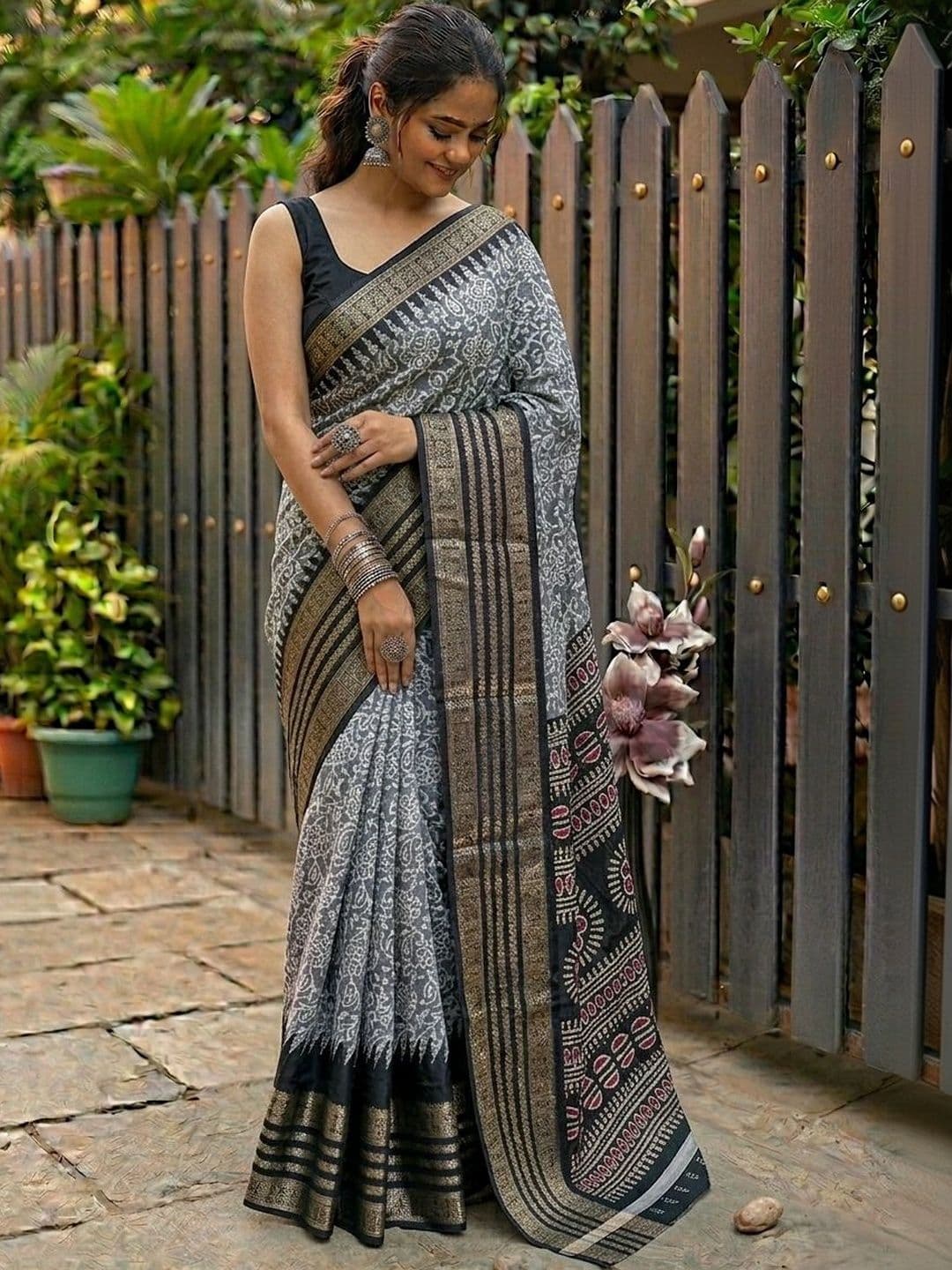 Owee Zari Silk Blend Designer Saree - view 1