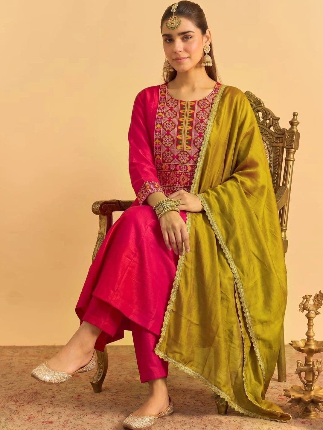 SMITSAREE Women Ethnic Motifs Embroidered Empire Thread Work Kurta with Trousers & With Dupatta thumbnail 3