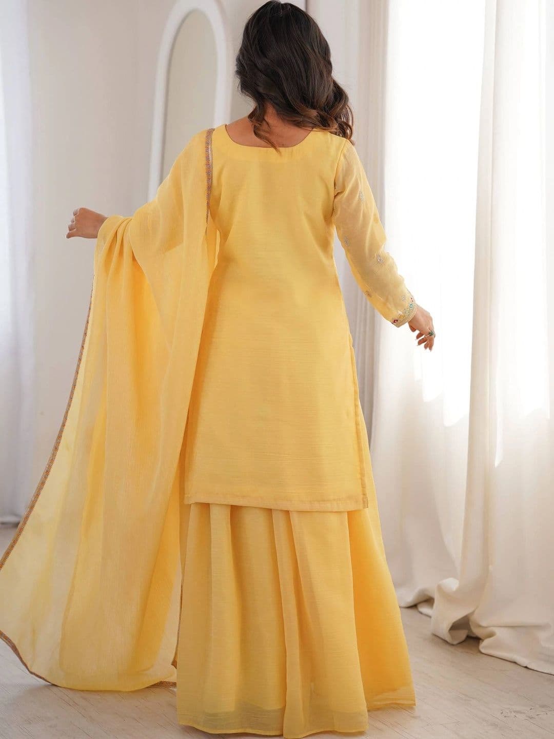VASTRABELLA Women Ethnic Motifs Embroidered Regular Thread Work Kurta with Sharara & With Dupatta thumbnail 6