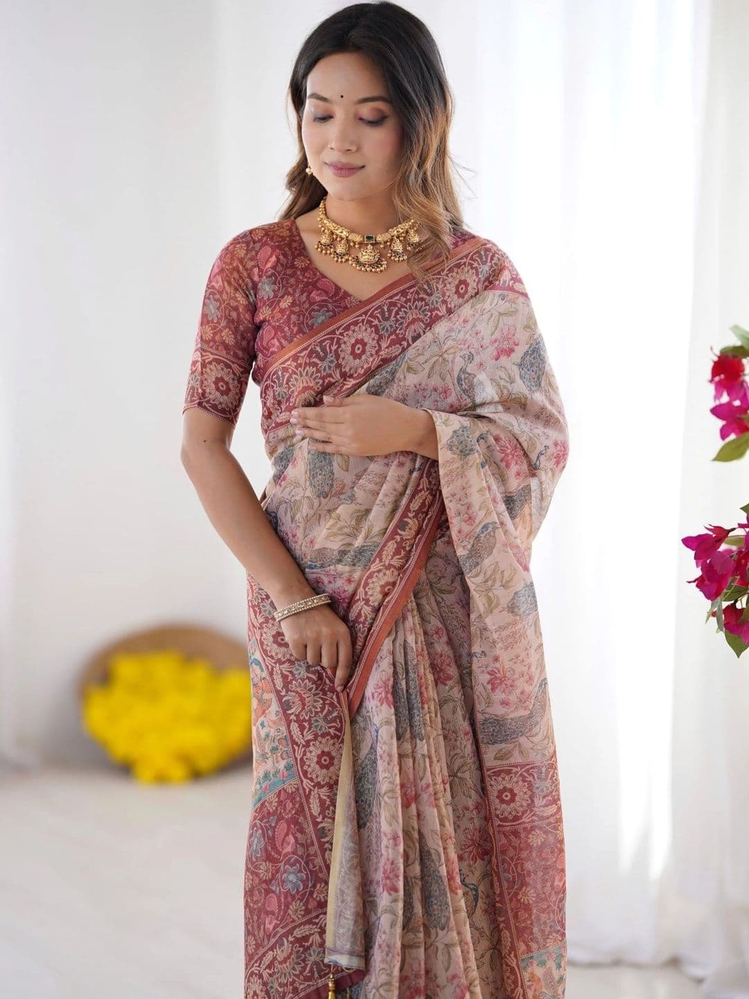 HOUSE OF PRANSHI Floral Linen Blend Jamdani Saree - view 1